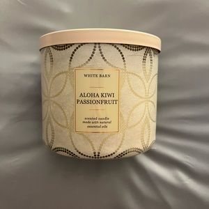 White barn 3 wick candle aloha kiwi passion fruit